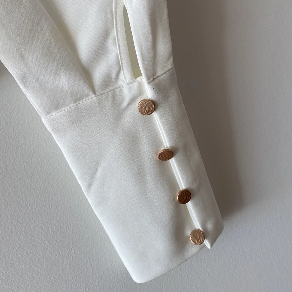 ๐ CAZNC THE LABEL - White One Shoulder Top๐ - Picture 6 of 16